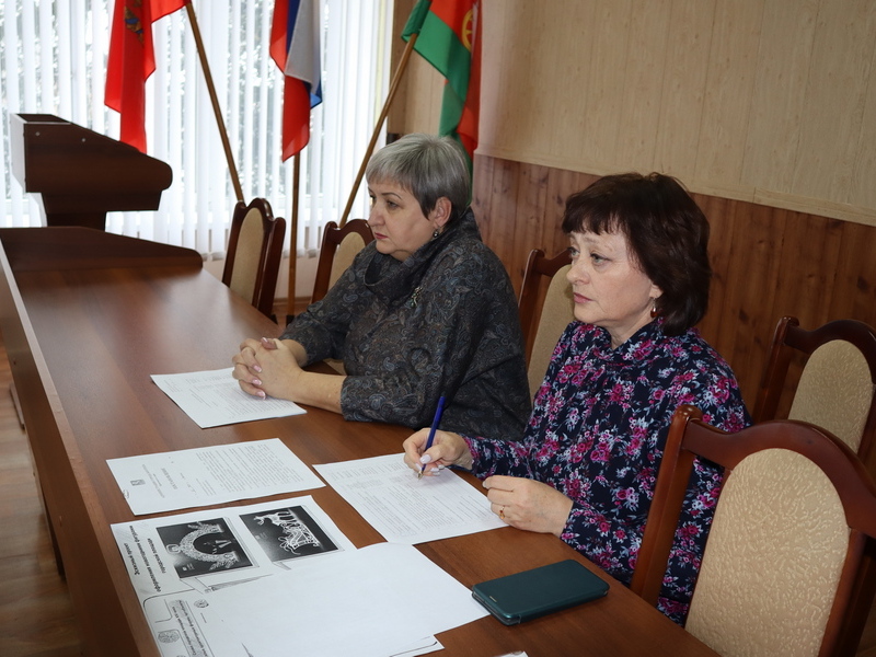 В Боготоле началась подготовка к новогодним праздникам.