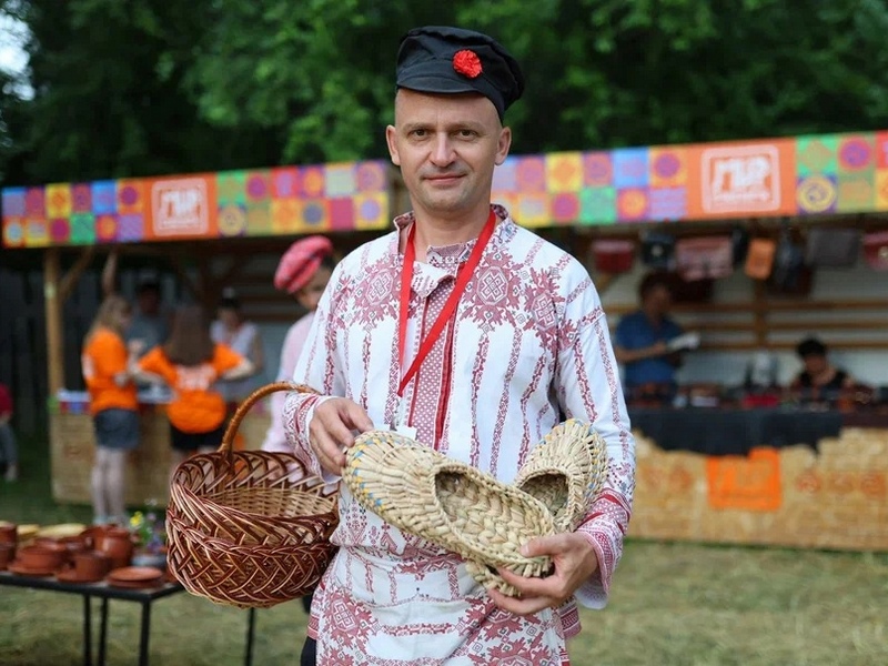 Ремесленникам и мастерам края предлагают принять участие в фестивале этнической музыки и ремёсел за счёт господдержки.