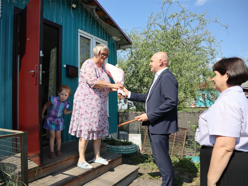 Встреча с семьёй, полной тепла и улыбок.