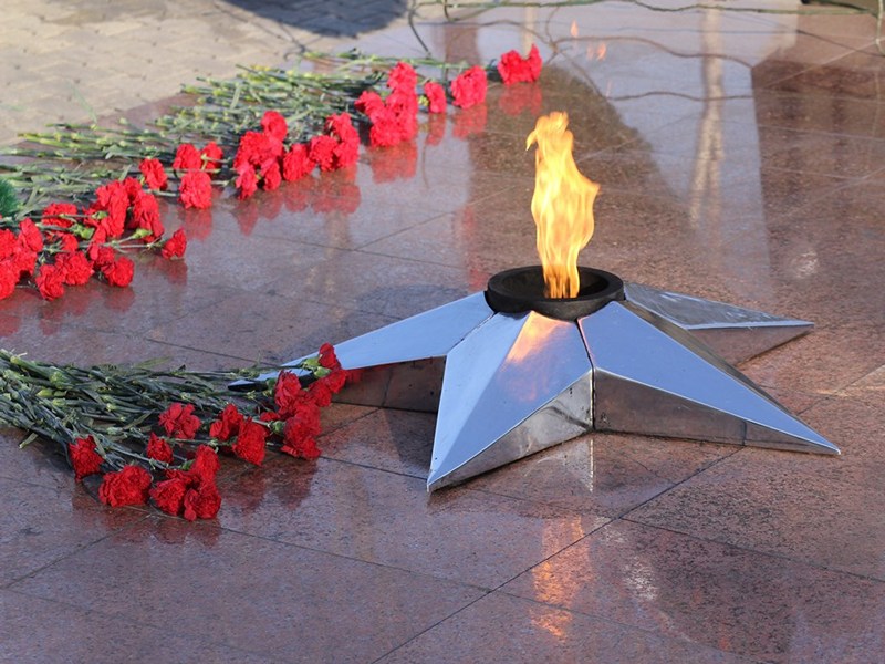 Ежегодно 22 июня в День памяти и скорби в 12 часов 15 минут по московскому времени проводится Общероссийская минута молчания.