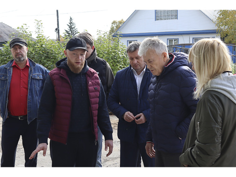 В порядке контроля проверили ход капитального ремонта школы №2. В порядке контроля проверили ход капитального ремонта школы №2.